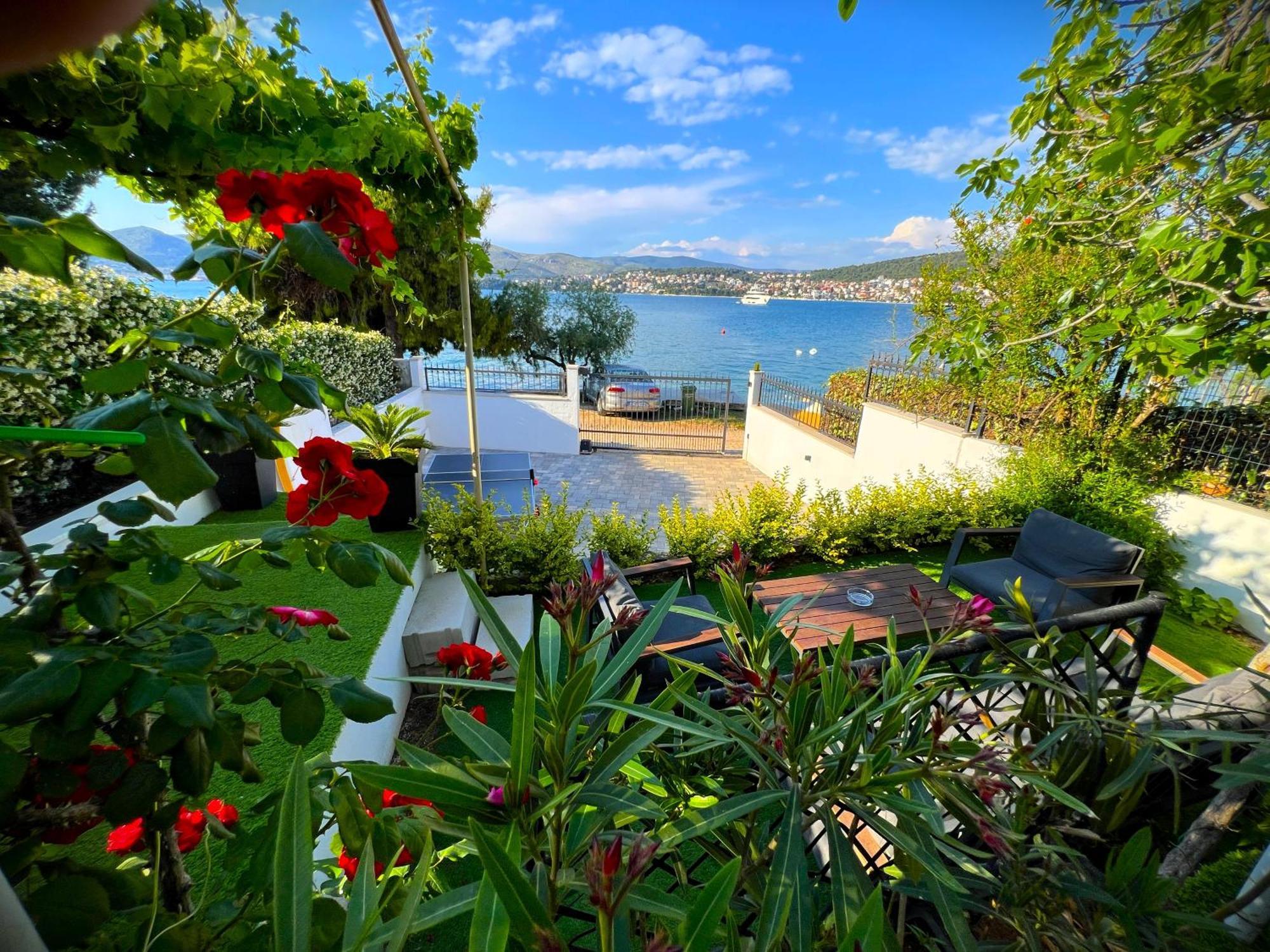 Beach Holiday Home With Private Jacuzzi & Parking Трогір Екстер'єр фото